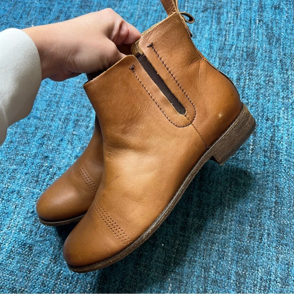 Olukai Malie Chelsea Boots in Rum Brown Leather Women's Size 7 Booties Pull On